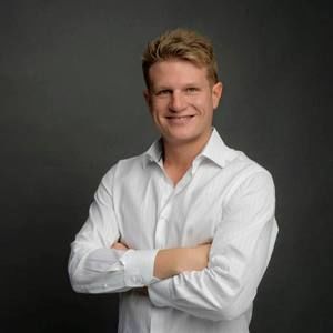 Meet your Posher, Perry